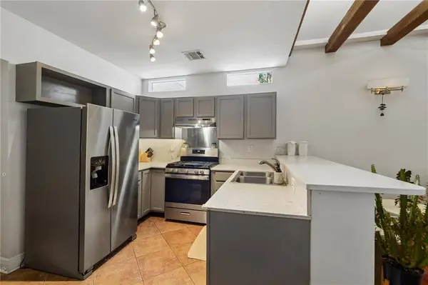 711 UPPERLINE ST, New Orleans, LA 70115
