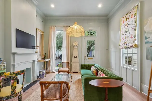 827 SECOND ST, New Orleans, LA 70130