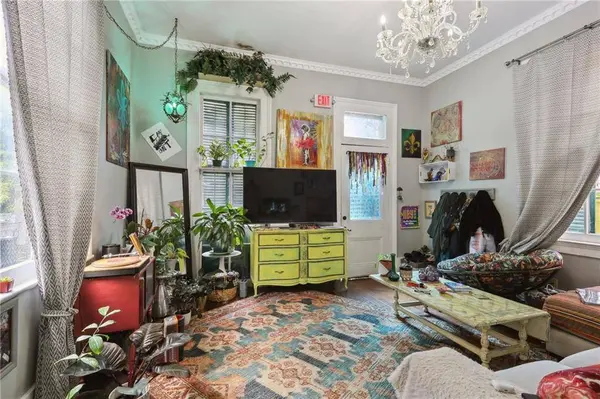 1238 ANNUNCIATION ST, New Orleans, LA 70130