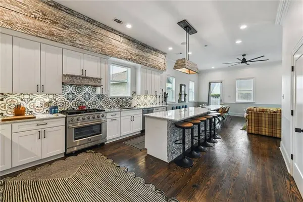 523 PENISTON ST, New Orleans, LA 70115