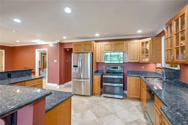 1239 SEVILLE DR, New Orleans, LA 70122