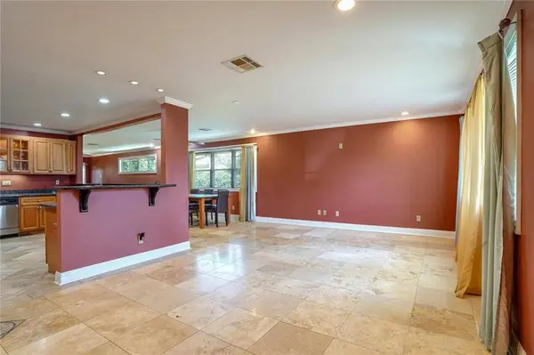 1239 SEVILLE DR, New Orleans, LA 70122