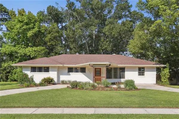 740 PARKWAY AVE, Jefferson, LA 70121