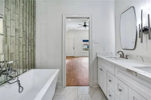 8713 COHN ST, New Orleans, LA 70118