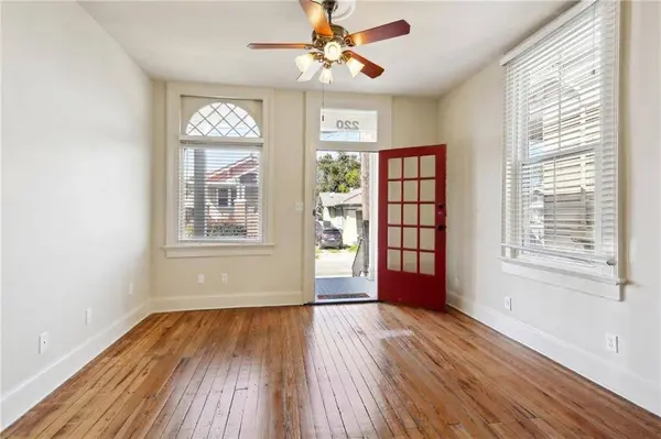 220 S MURAT ST, New Orleans, LA 70119