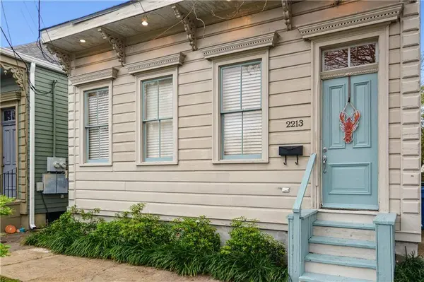 2213 VALENCE ST, New Orleans, LA 70115