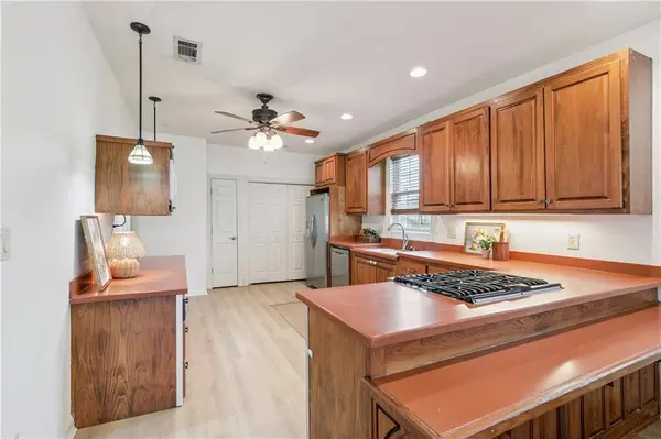 5496 HAWTHORNE PL, New Orleans, LA 70124
