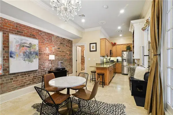 828 ST CHARLES AVE #4, New Orleans, LA 70130