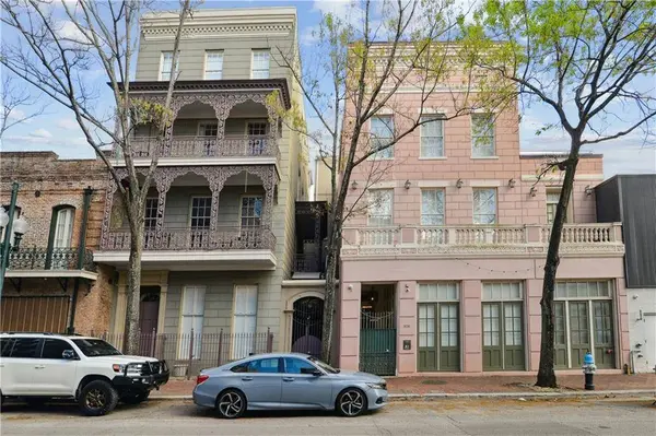828 ST CHARLES AVE #4, New Orleans, LA 70130