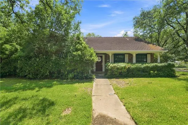 1434 HOLIDAY PL, New Orleans, LA 70114