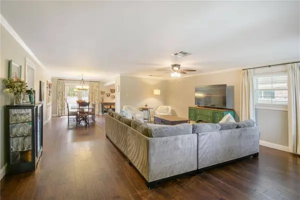 3105 N LABARRE RD, Metairie, LA 70002