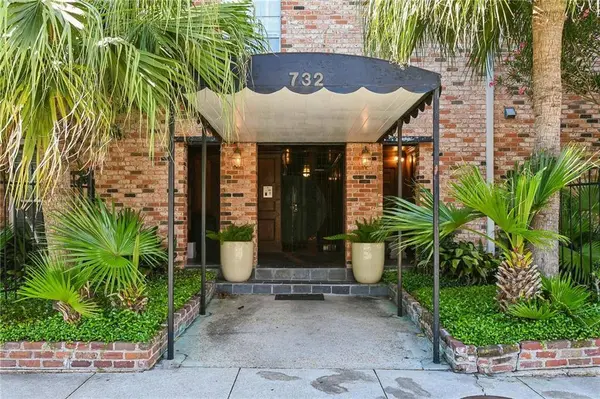 732 CHEROKEE ST #103, New Orleans, LA 70118