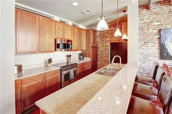 840 TCHOUPITOULAS ST #201, New Orleans, LA 70130