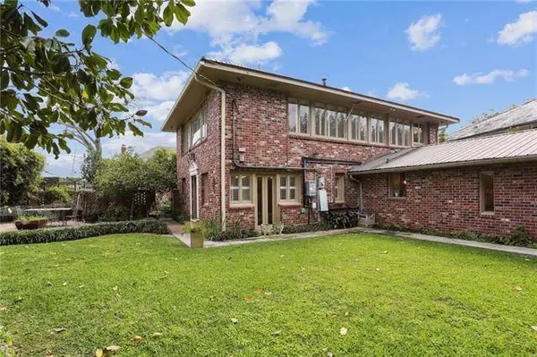 6465 OAKLAND DR, New Orleans, LA 70118