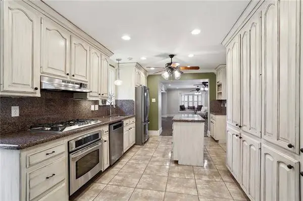 6465 OAKLAND DR, New Orleans, LA 70118