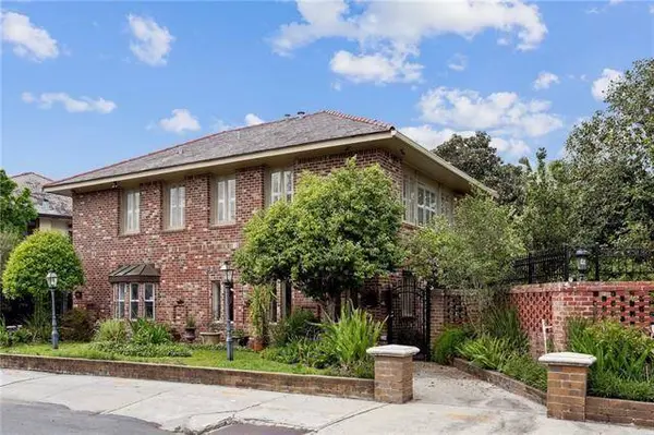 6465 OAKLAND DR, New Orleans, LA 70118