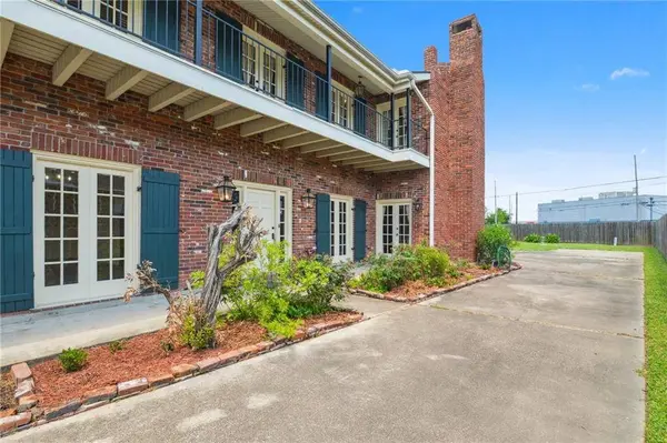 104 DUCAYET DR, Destrehan, LA 70047