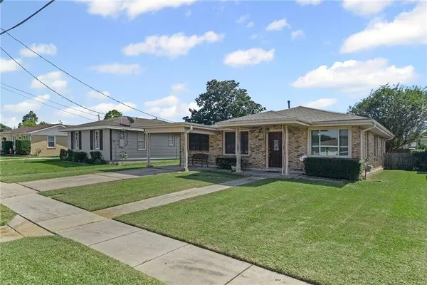 9 MAPLE LN, Gretna, LA 70053