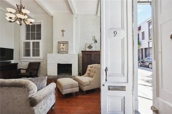 921 CHARTRES ST #9, New Orleans, LA 70116