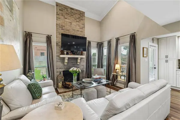 351 LAKE AVE, Metairie, LA 70005
