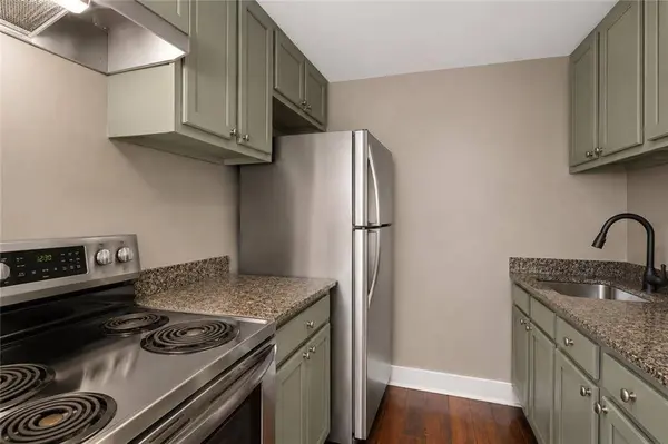 1210 CHARTRES ST #6, New Orleans, LA 70116