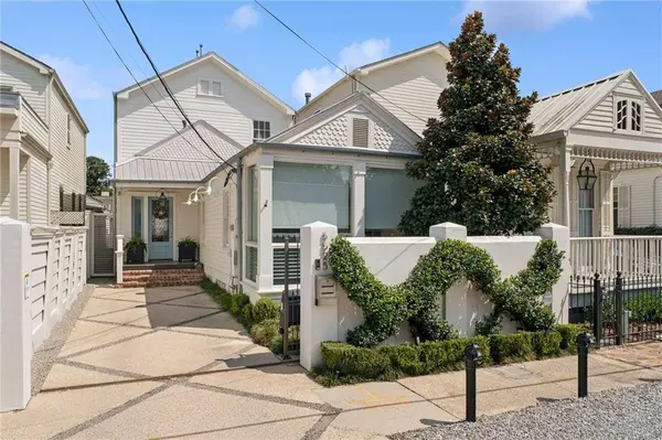 5525 COLISEUM ST, New Orleans, LA 70115