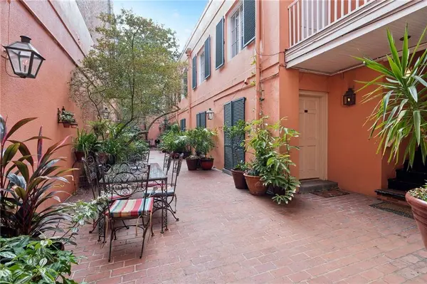 528 ST LOUIS ST #302, New Orleans, LA 70130