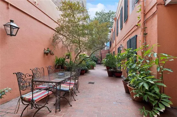 528 ST LOUIS ST #302, New Orleans, LA 70130