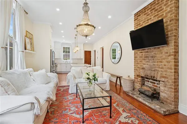 6118 LAUREL ST, New Orleans, LA 70118