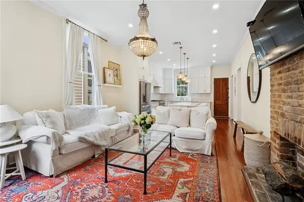 6118 LAUREL ST, New Orleans, LA 70118