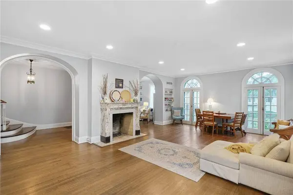 58 FONTAINEBLEAU DR, New Orleans, LA 70125