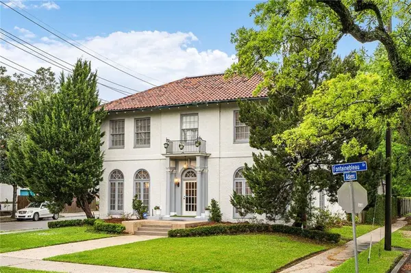 58 FONTAINEBLEAU DR, New Orleans, LA 70125