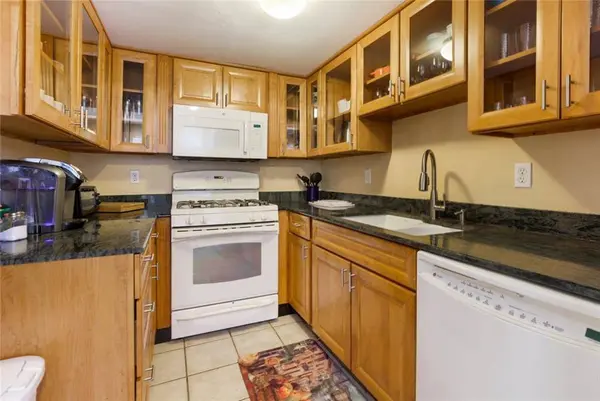 13 NERON PL, New Orleans, LA 70118