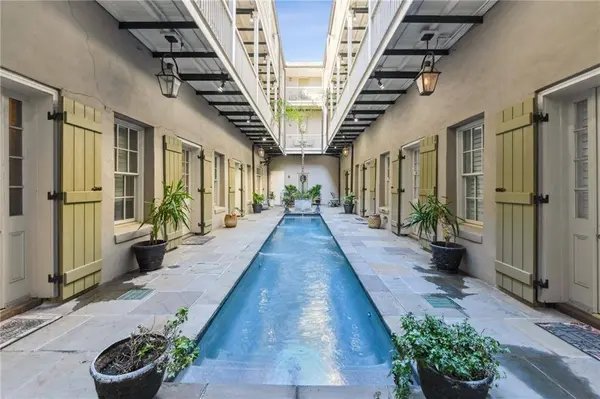 917 TOULOUSE ST #10, New Orleans, LA 70112