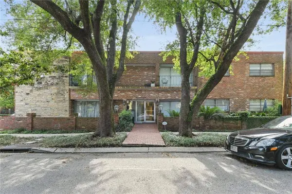 1508 CONSTANTINOPLE ST #12, New Orleans, LA 70115