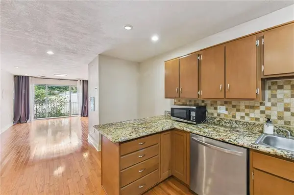1508 CONSTANTINOPLE ST #12, New Orleans, LA 70115