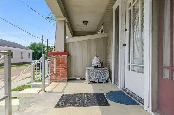 1713 15 8TH ST, New Orleans, LA 70115