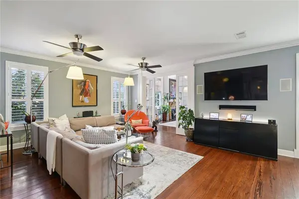 6071 LAUREL ST, New Orleans, LA 70118