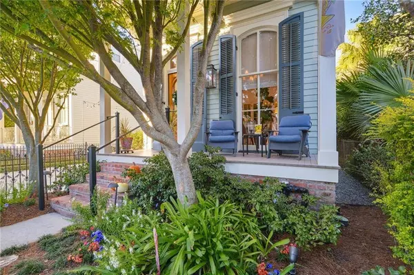 6071 LAUREL ST, New Orleans, LA 70118
