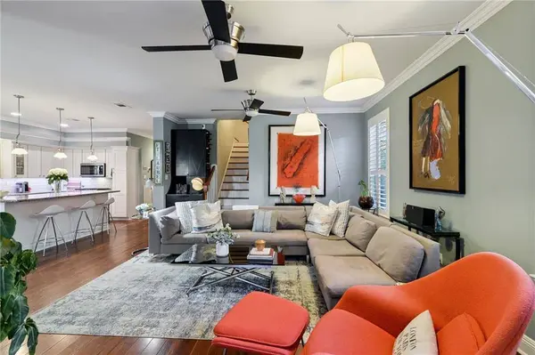 6071 LAUREL ST, New Orleans, LA 70118