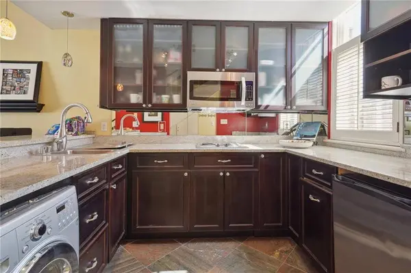 1040 CHARTRES ST #D9, New Orleans, LA 70116