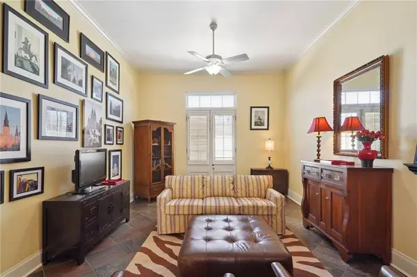 1040 CHARTRES ST #D9, New Orleans, LA 70116