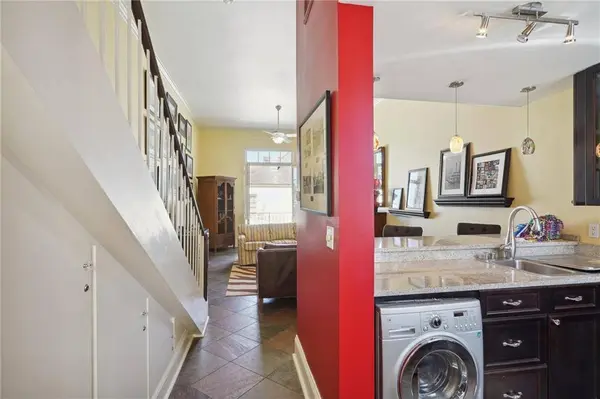 1040 CHARTRES ST #D9, New Orleans, LA 70116