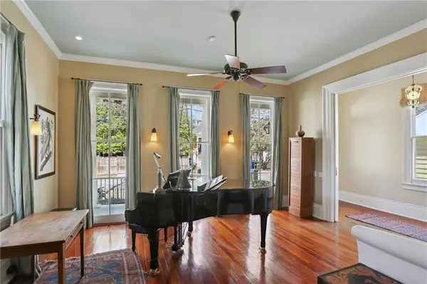 6132 CONSTANCE ST, New Orleans, LA 70118