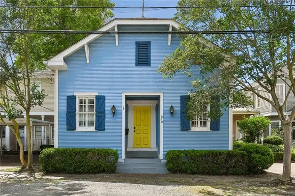 818 CONSTANTINOPLE ST, New Orleans, LA 70115