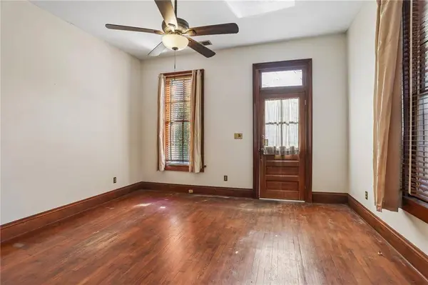 606 CONSTANTINOPLE ST, New Orleans, LA 70115