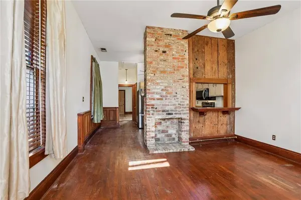 606 CONSTANTINOPLE ST, New Orleans, LA 70115