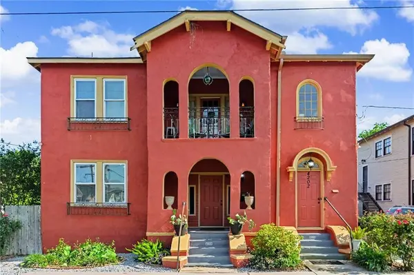 4200 02 S DERBIGNY ST, New Orleans, LA 70125