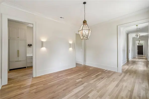 6221 ANNUNCIATION ST, New Orleans, LA 70118
