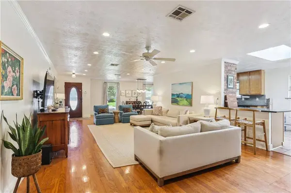 1408 PAPWORTH AVE, Metairie, LA 70005